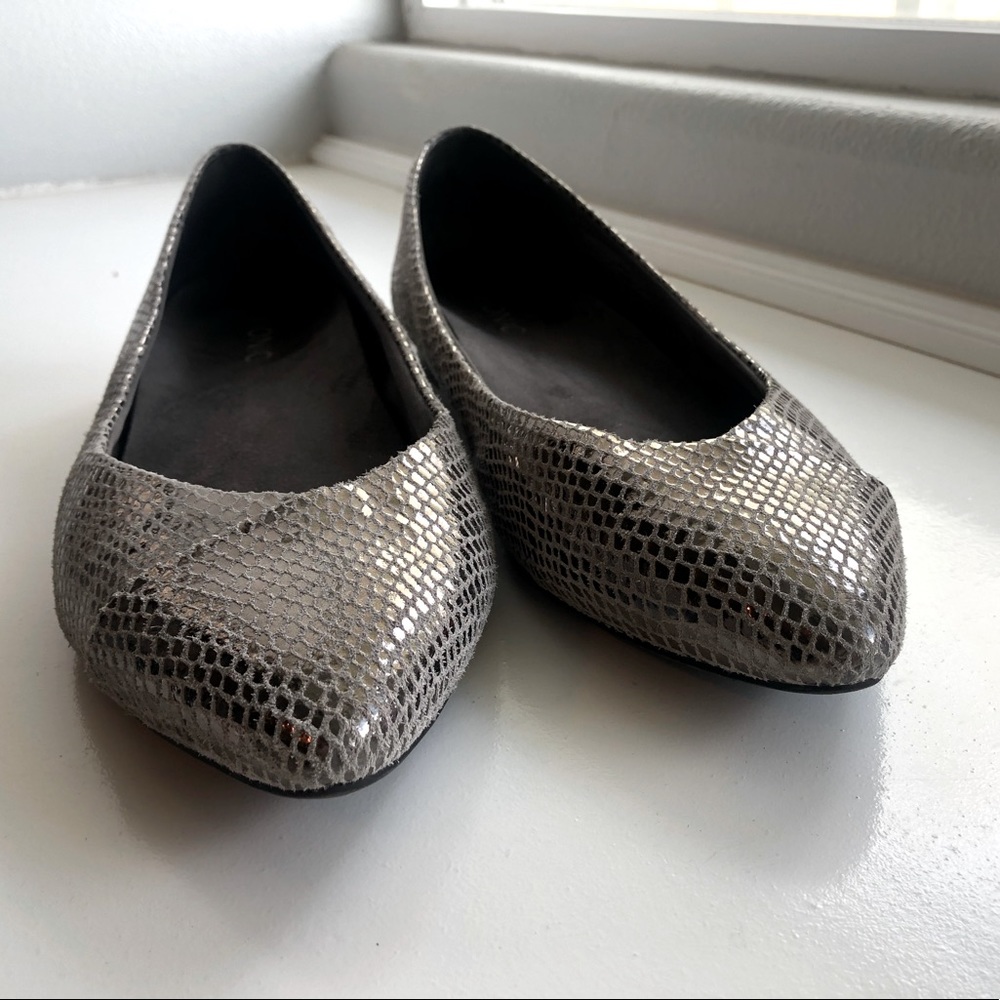 Vionic Metallic Snake Skin Flats with Arch Support